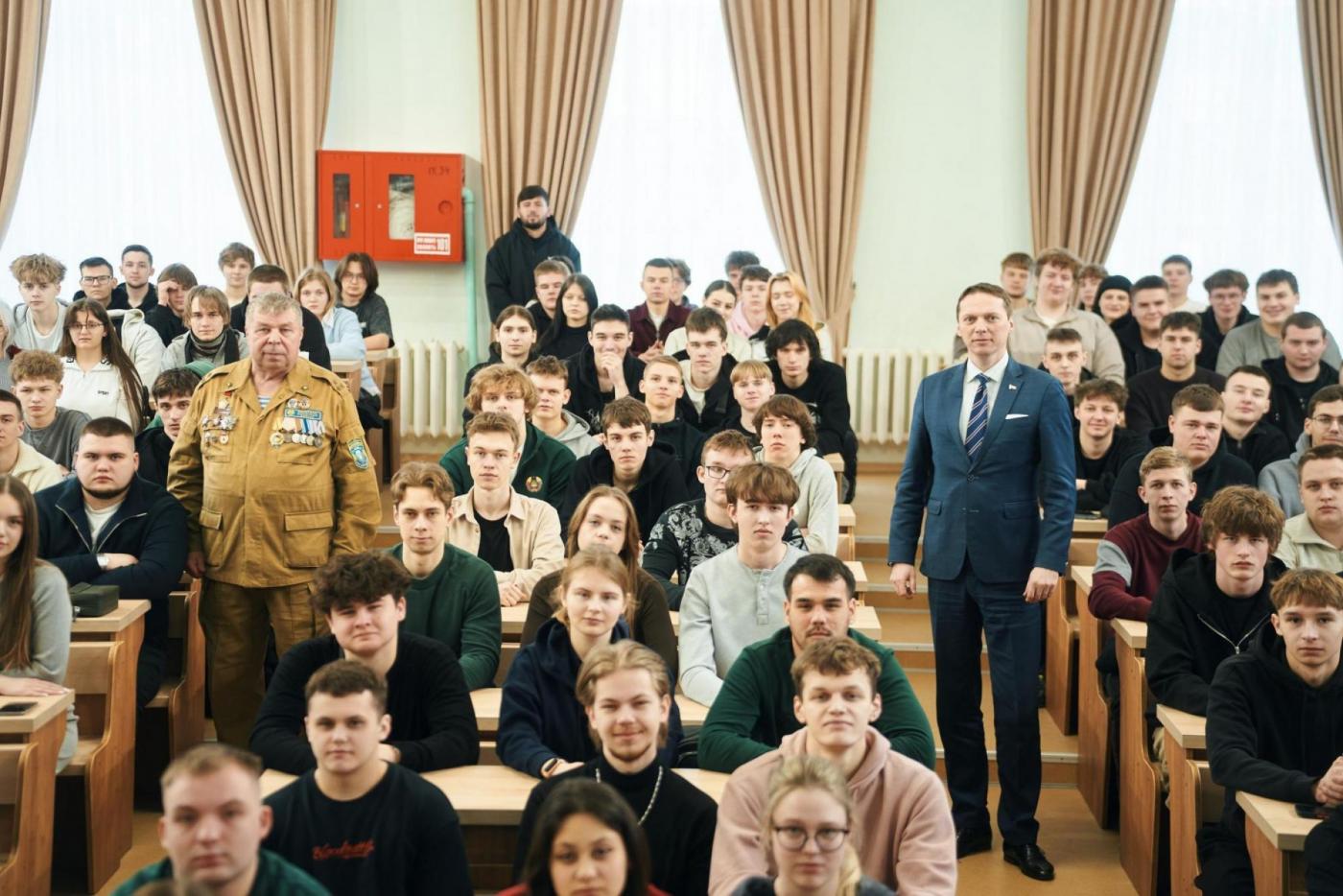 "Память нужно сохранить". Ветеран Афганской войны о вводе советских войск, оружии в его честь и "Линии Сталина"